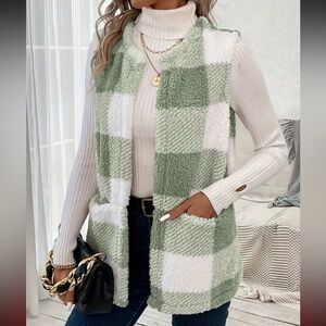 Plaid Green and White Women's Vest super soft sherpa cotton size large PTP 20